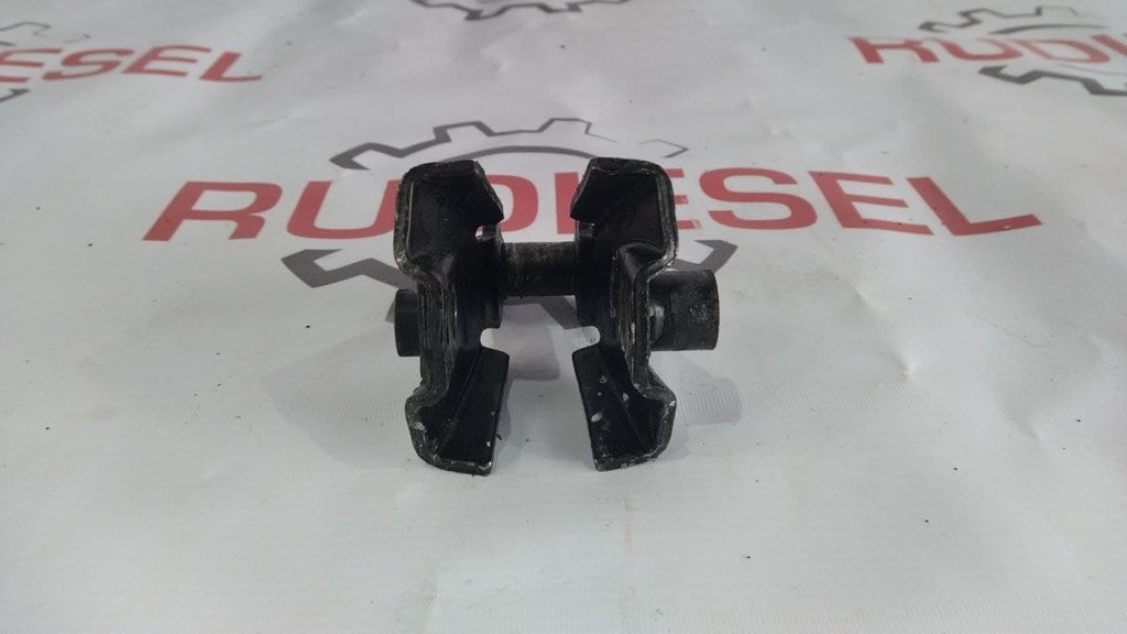 ответная часть замка кабины б/у - 1